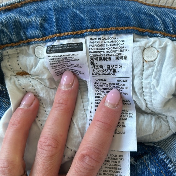 Levi’s Wedgie Icon Fit Jeans - in Jazz Devoted. Size 25 - Picture 5 of 12